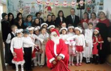 Vin Sărbătorile, Creștini! – Spectacol desfășurat la Şcoala Primară nr. 2 Sauceniţa - FOTO 