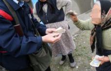 Poștaș din Broscăuși acuzat că nu-mparte pensii și alocații fără ciubuc