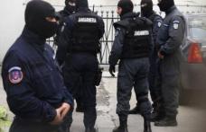 Descinderi la Prefectura Suceava. Procurorii DNA au percheziţionat biroul prefectului Florin Sinescu