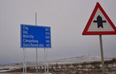 Indicator rutier cu date eronate instalat pe DN 17 la ieşirea din Suceava - FOTO