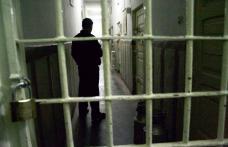 Bănuiţi de comiterea unor infracţiuni de furt, identificaţi şi reţinuţi de poliţişti