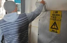 Huliganii fac pagube într-o scară de bloc din Cartierul Plevna