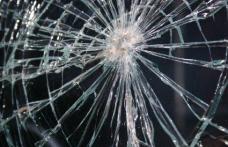 Tânăr violent, acuzat de distrugere de bunuri