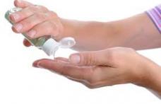 Pericolele din gelurile de mâini antibacteriene