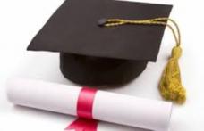 Atenţie la cursurile online: Universităţi fantomă oferă diplome false pentru studii online