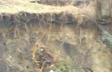 Broscăuţi : 60 de gospodării în pericol, din cauza alunecărilor de teren