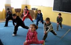 Mai multe ore de educaţie fizică, în programa şcolară. „Nu vedeți că devin obezi!”