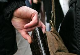 Au vrut să se bucure de pradă dar au fost prinși în flagrant de polițiști