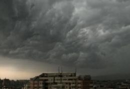 Meteorologii avertizează: Instabilitate atmosferică accentuată la sfârșitul acestei săptămâni