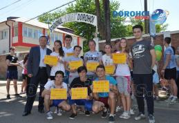 Zeci de elevi s-au întrecut astăzi la Dorohoi la crosul „Mişcare pentru sănătate” – FOTO
