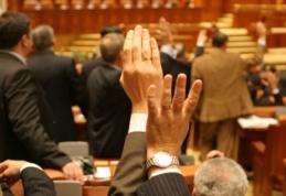 Proiect ce prevedea ca prefectul să verifice actele emise de preşedintele CJ, respins de deputaţi