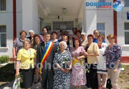 Flori, lauri și recunoștință pentru cadrele didactice ibăneștene de „Ziua Învățătorului” - FOTO