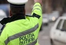 Tânăr, depistat de politiști circulând cu mașina pe străzile din Botoşani fără a deține permis