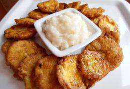 Dovlecei pane cu sos de usturoi