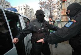 Percheziţii domiciliare în județul Botoşani pentru destructurarea unei reţele de contrabandă cu ţigări