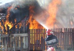 Gospodărie incendiată din joacă de un copil