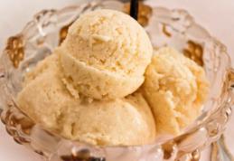 Îngheţată cremoasă de vanilie