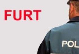 Poliţiştii botoşăneni au identificat şi depistat cinci persoane suspecte de comiterea   unor infracţiuni de furt calificat