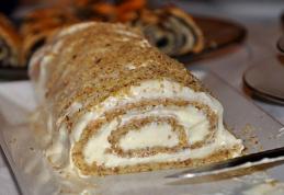 Ruladă de nucă cu cremă de vanilie