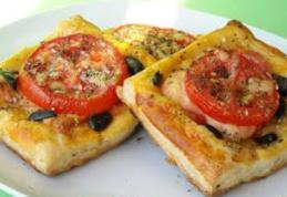 Foietaj cu roșii, cremvurști, cașcaval