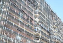 Un politician din PSD s-a aruncat de la etajul 10 al unui bloc