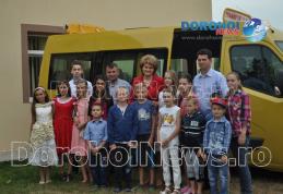 Mihaela Huncă prezentă la Dorohoi și Hilișeu-Horia pentru a întâmpina primele microbuze școlare sosite în județ - FOTO