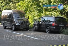 Un microbuz condus de un moldovean s-a izbit frontal într-un Volkswagen înmatriculat în Germania - FOTO