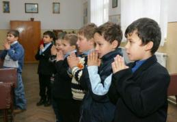 Reîncepe tevatura cu ora de Religie. Trebuie, sau NU trebuie să se înscrie elevii la ora de religie 