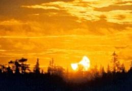 Avertizările astrologilor: Eclipsa parţială de soare de astăzi, aduce schimbări şi dezastre