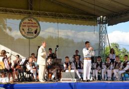 Orchestra „Mugurelul” poate fi urmărită în această seară la TeLe Moldova. Vezi detalii!