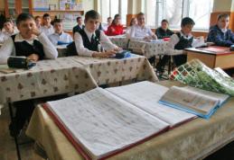 Probleme la început de an şcolar. Profesorii nu ştiu ce să facă cu elevii care nu merg la ora de religie