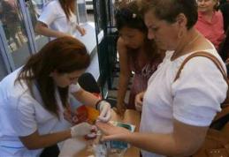  Deputatul Tamara Ciofu și Primăria Botoșani oferă pensionarilor testarea gratuită a glicemiei și tensiunii