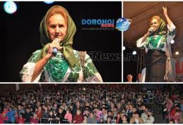 Hore, strigături și dans la Zilele Municipiului Dorohoi 2015 cu Sofia Vicoveanca – VIDEO/FOTO