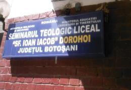 Elevii defavorizaţi de la Seminarul Teologic din Dorohoi vor beneficia de burse