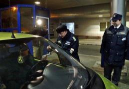   Inconștient s-a urcat la volan cu permisul de conducere suspendat și a avut parte de o mare surpriză!