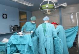 O femeie din Botoşani a murit după ce medicul a confundat o „pungă” de puroi cu un hematom