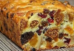 Chec pufos cu fructe uscate