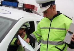 Aflat în stare de ebrietate, a pierdut controlul mașinii și s-a izbit într-un stâlp de electricitate