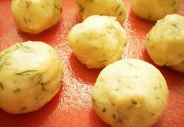 Bulgărași de cartofi cu brânză