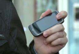 Studiu alarmant. Ecranul telefonului, de 30 de ori mai mulţi microbi, faţă de vasul de WC