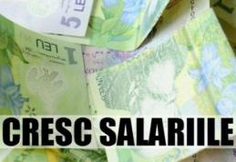 Bugetarii primesc salarii mai mari începând de azi. Lista celor care vor beneficia de majorări