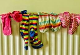 Ce se întâmplă de fapt dacă usuci rufele pe calorifer