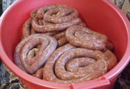 Cum prepari cei mai fragezi cârnați de casă