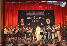 Folclorul, datinile şi obiceiurile de iarnă au definit prima seară a spectacolului „Carnavalul zăpezii”, ediţia a XVII-a – FOTO