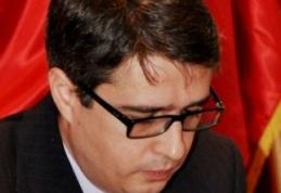 Deputatul Andrei Dolineaschi îi cere explicaţii lui Cătălin Flutur despre masacrarea celor 200 de câini