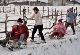 Copil de 9 ani din Lozna, rănit la săniuş. Medicii l-au operat de urgenţă