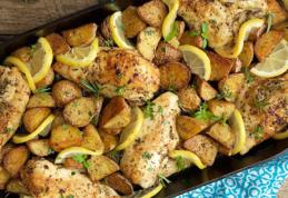 Carne de pui cu cartofi și lămâie