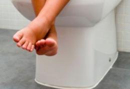 Primim la redacție - Cât costă să lași un copilaș la toaletă... ?