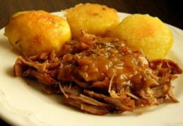 Tocăniță de vițel cu cartofi copți