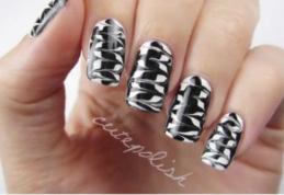 Cum poţi să-ţi faci singură o manichiură spectaculoasă. Ai nevoie doar de o scobitoare - VIDEO